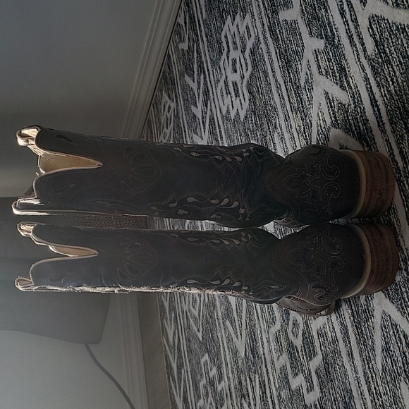 Womans Cowboy Boots - Picture 3 of 4